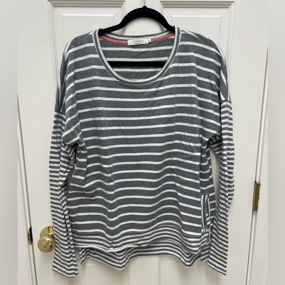 Mododoc Grey and White Stripe Cozy Sweatshirt Sz Large - Picture 1 of 9